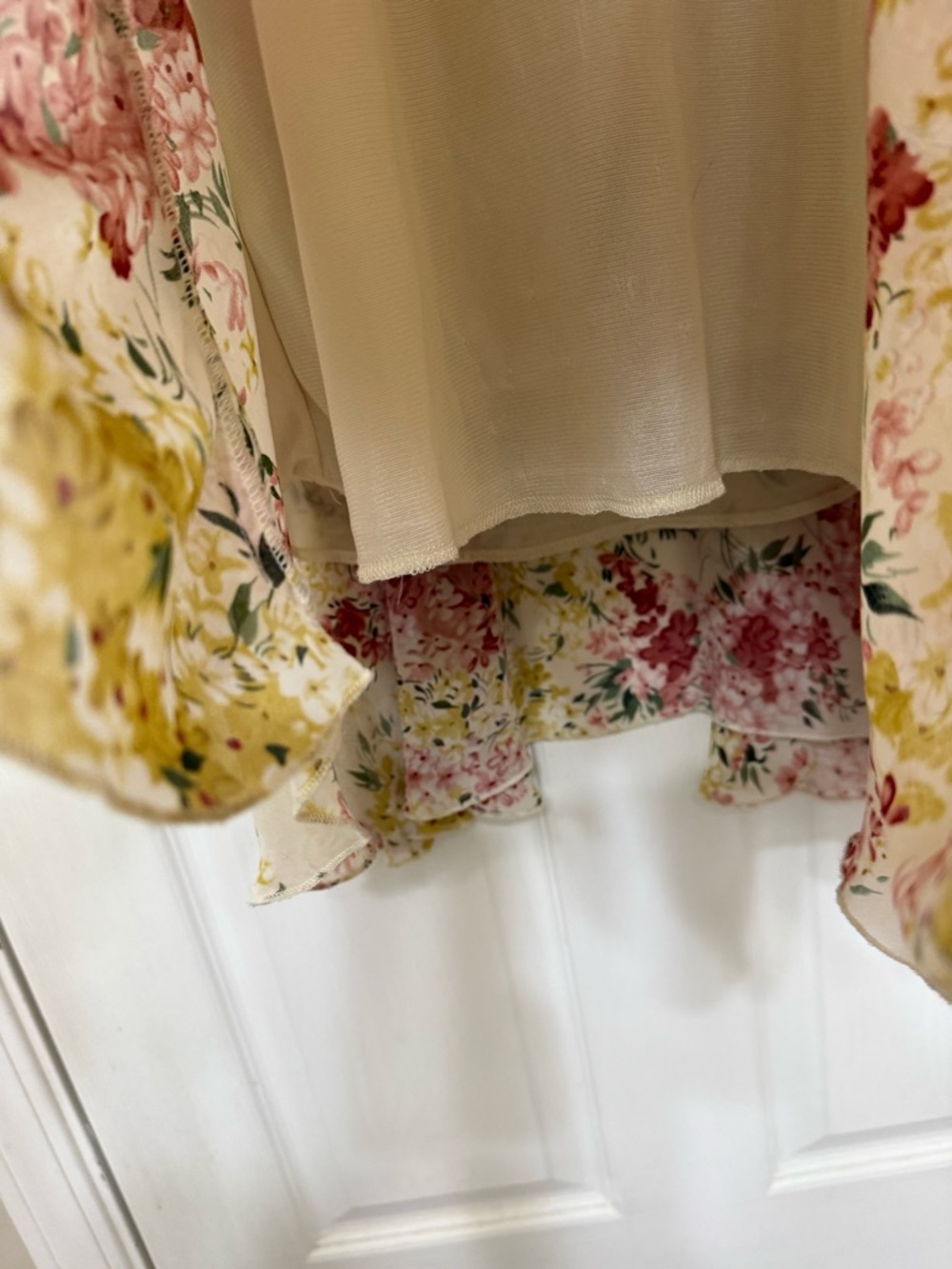 Umgee Floral Swing Dress M Cream Pink Yellow Boho Flowy Spaghetti Strap - Picture 9 of 11